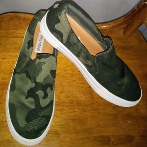 Steve Madden Gills Camo Slip On - Size 10 Women